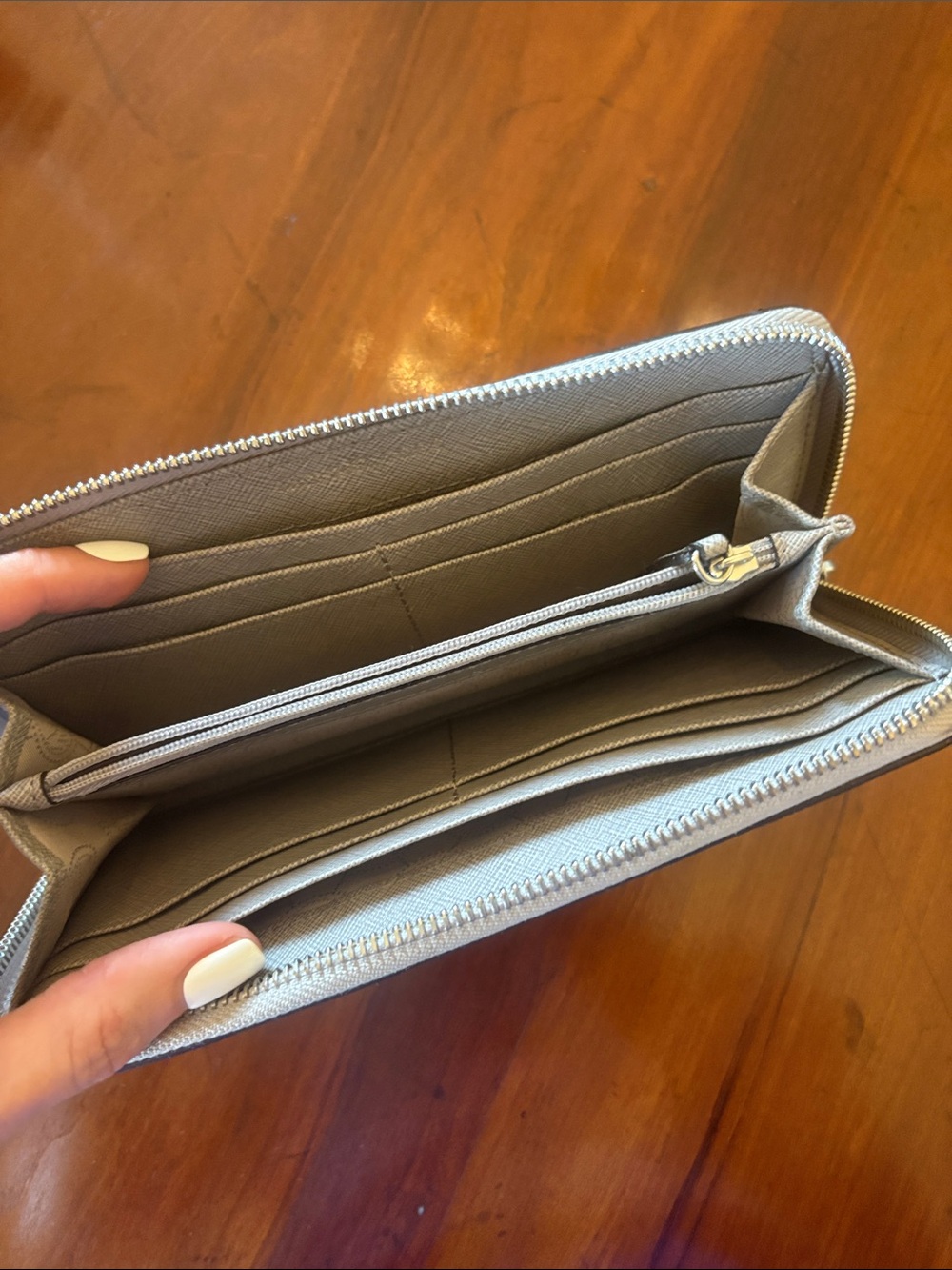Michael Kors Women’s Zip Around Wallet - Picture 2 of 8